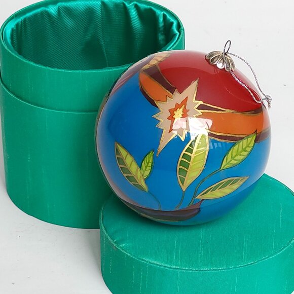 BEAUTIFUL Pier 1 Li Bien Nativity Ornament Christmas Bulb Ornament 2006 Glass - Picture 5 of 7